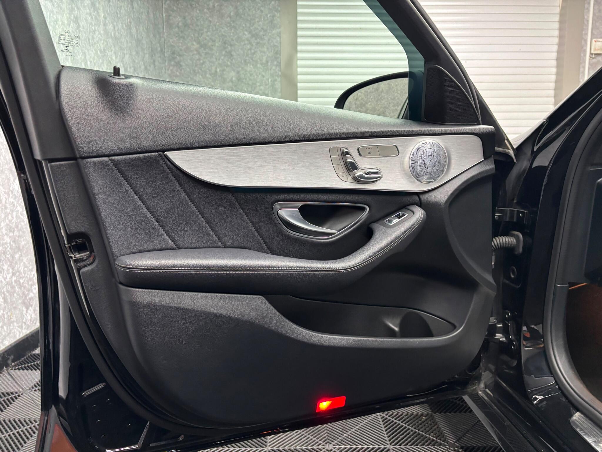 Mercedes-Benz C Class view 16