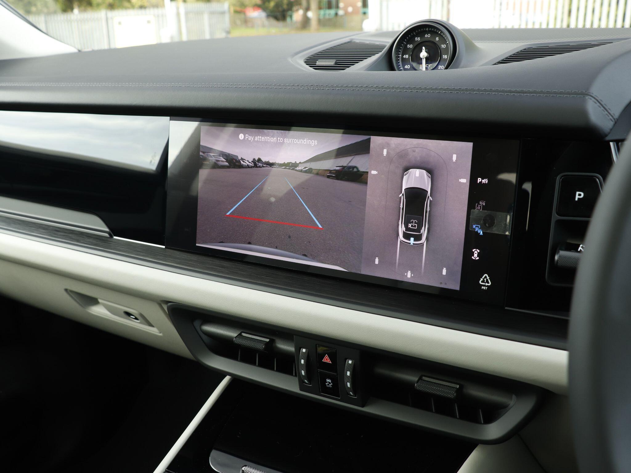 Porsche Cayenne view 16