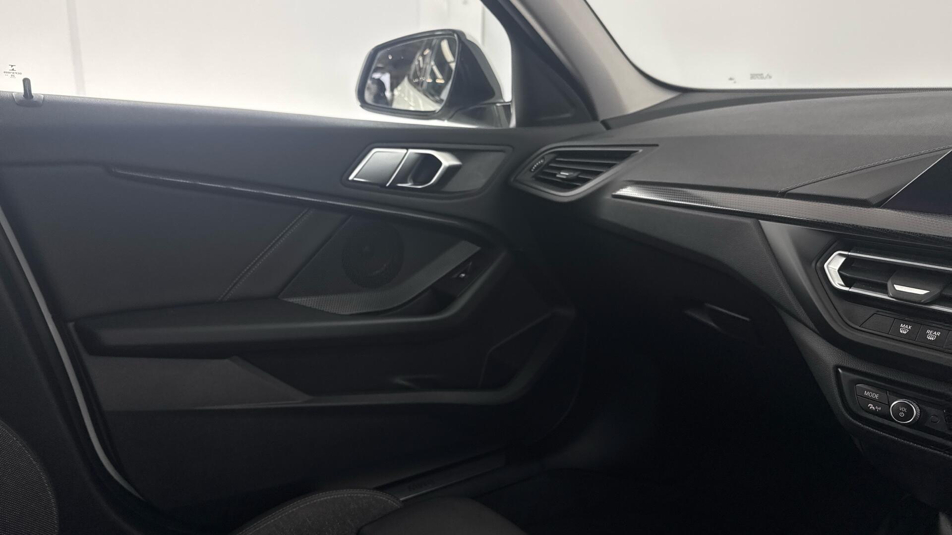 BMW 1 Series view 34