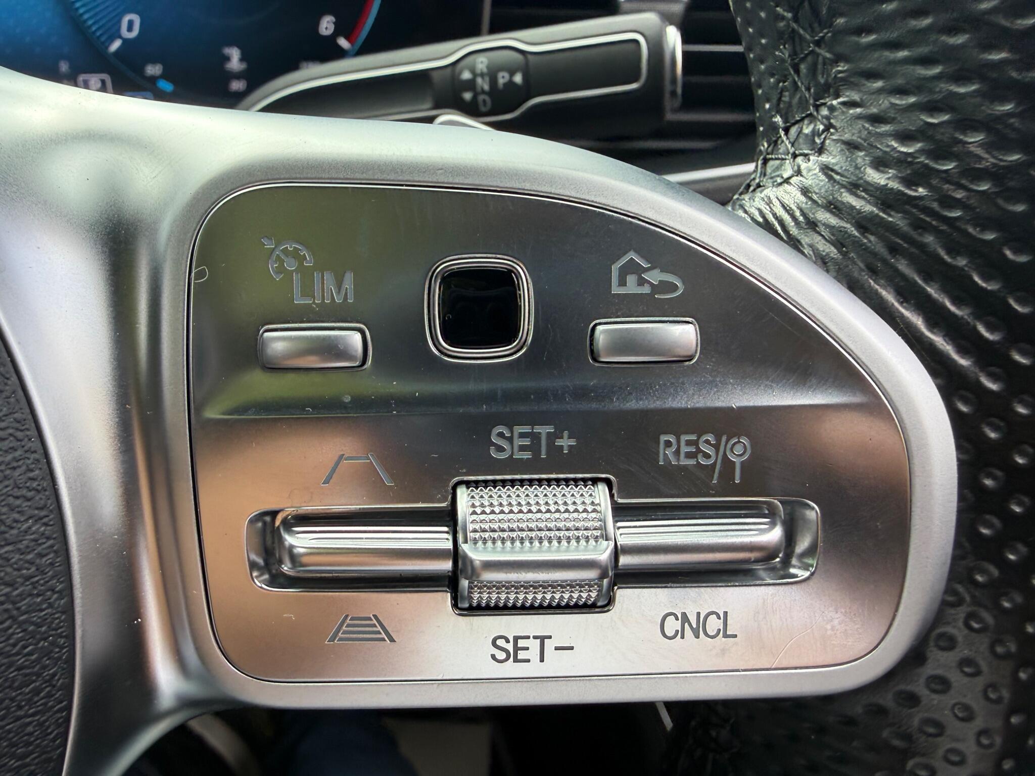 Mercedes-Benz Gle view 15