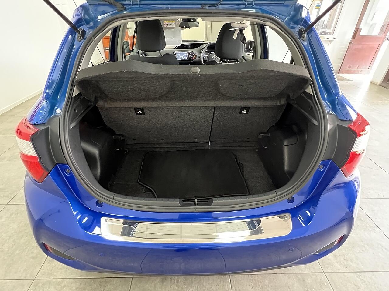 Toyota Yaris view 17