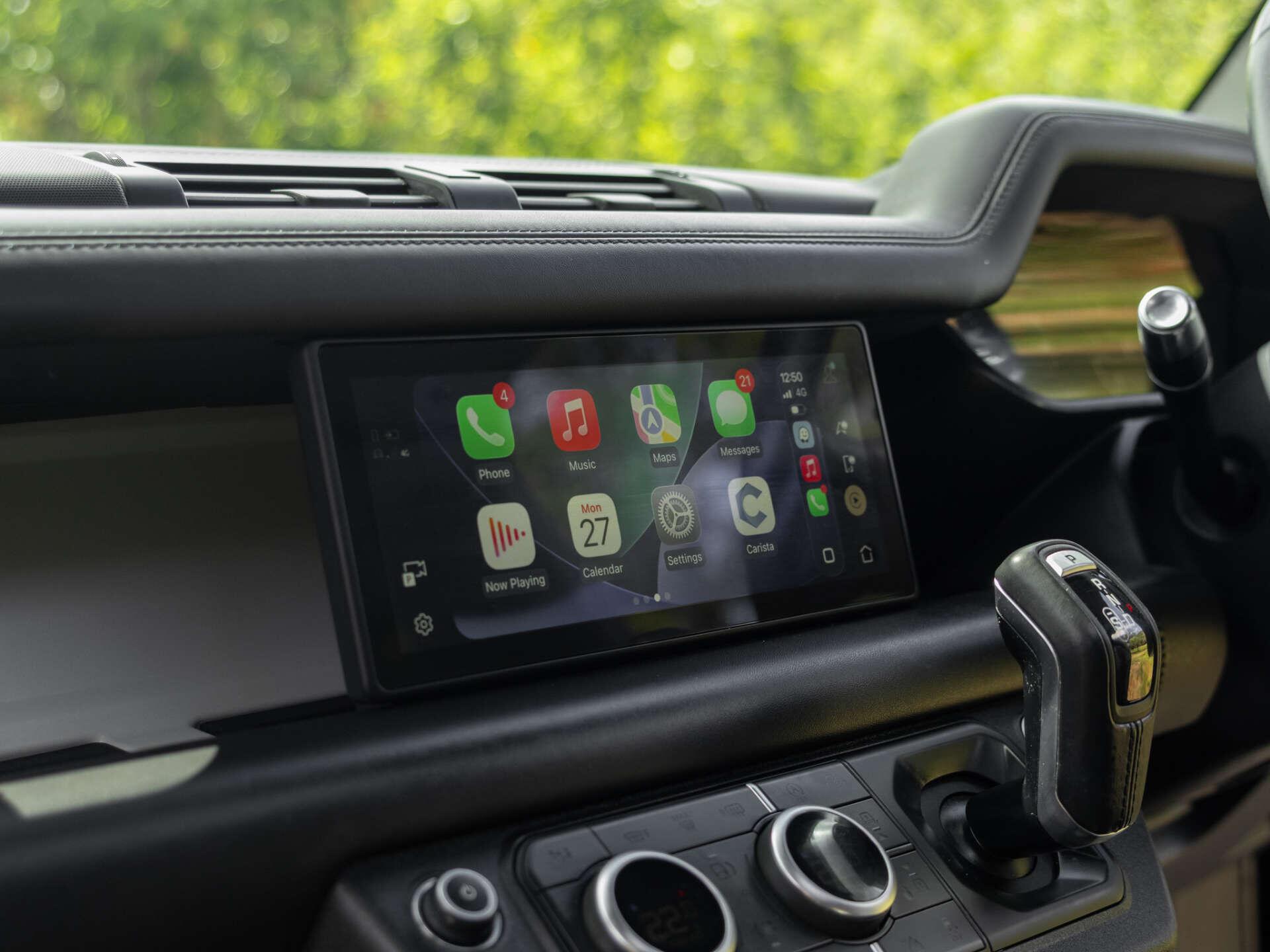 Land Rover Defender view 43