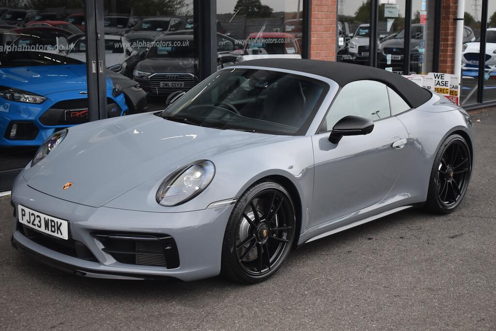 Porsche 911 view 18