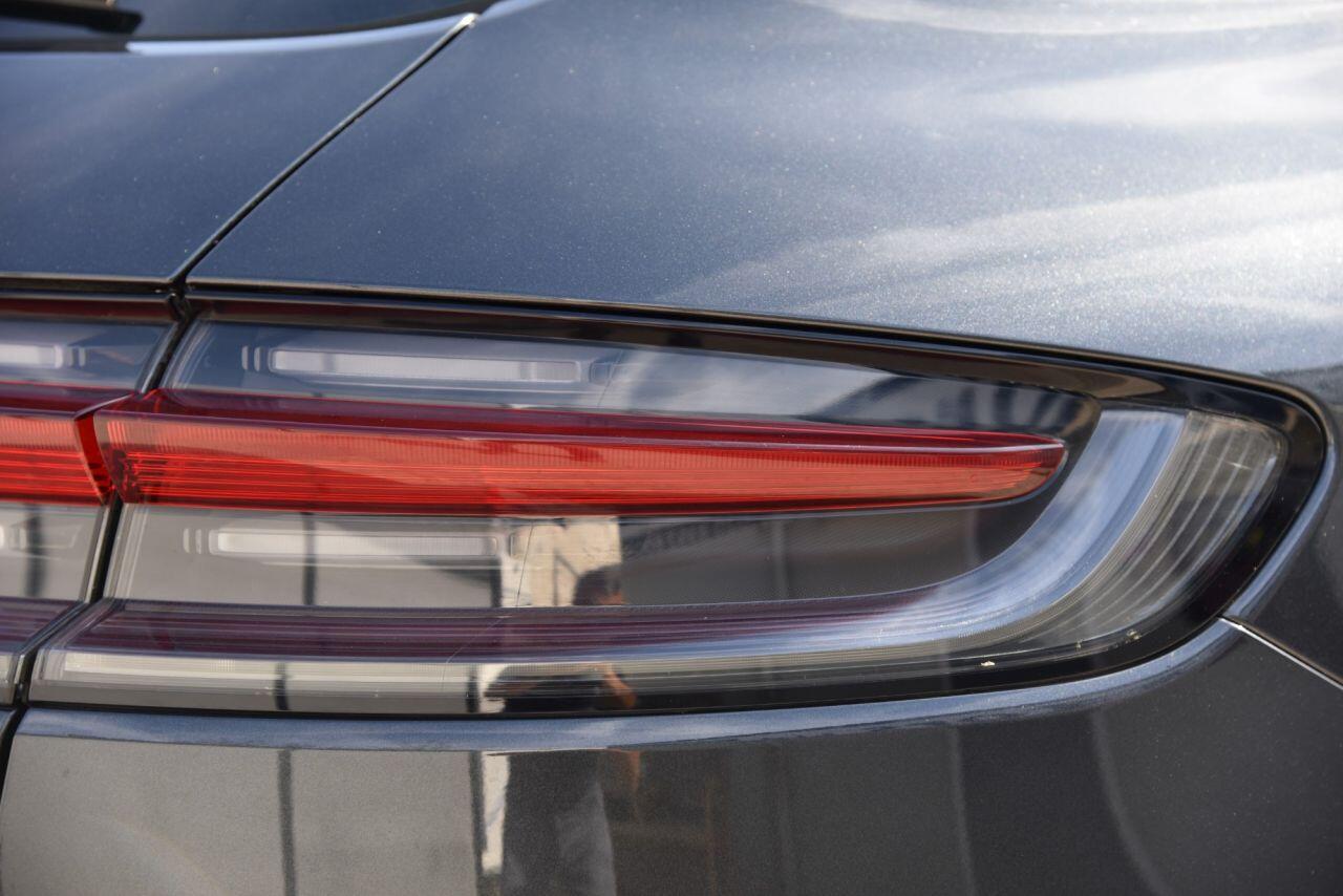 Porsche Macan view 17