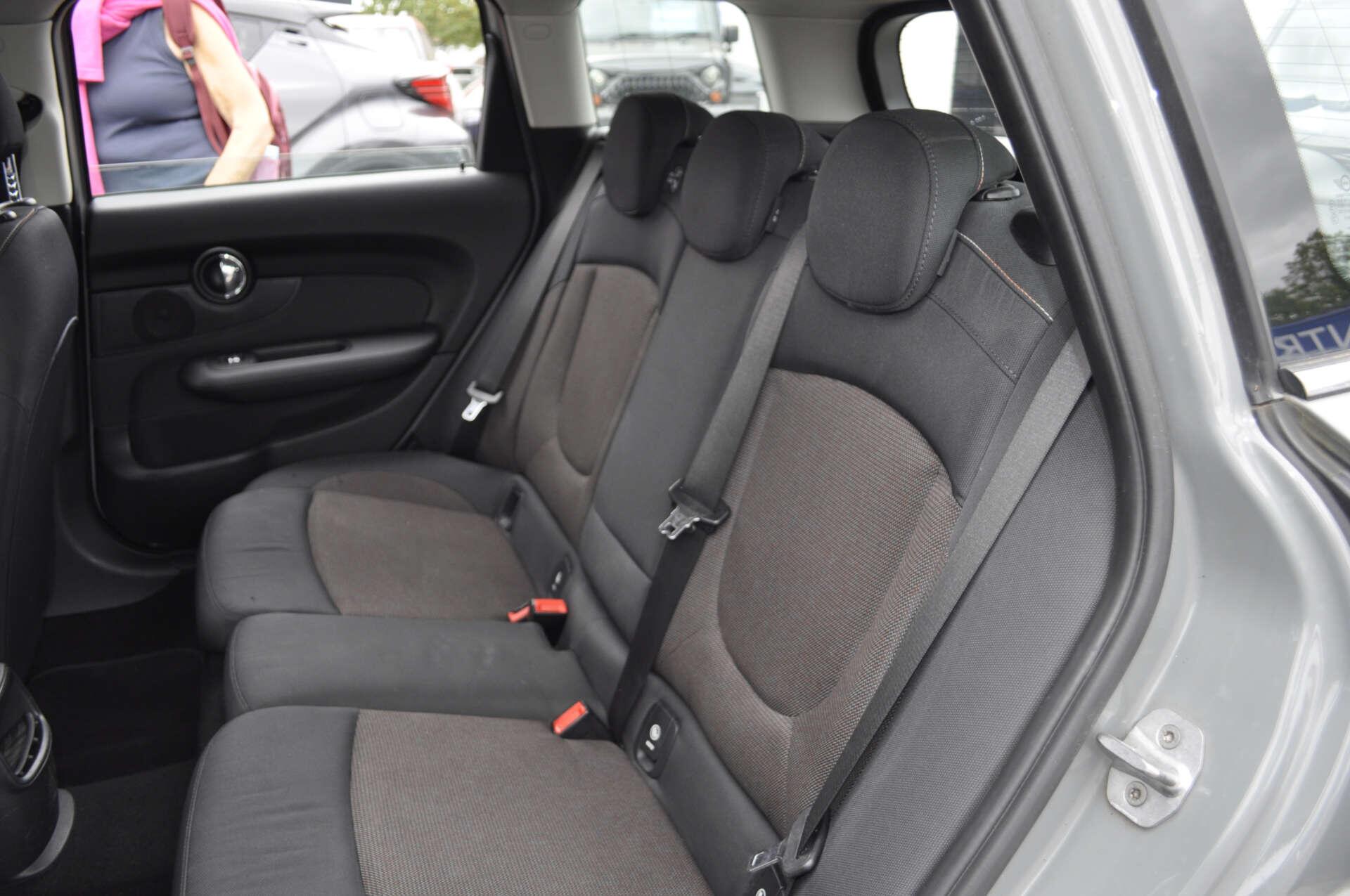 Mini Clubman view 19