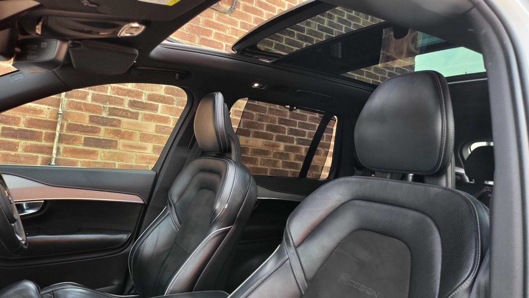 Volvo XC90 view 37