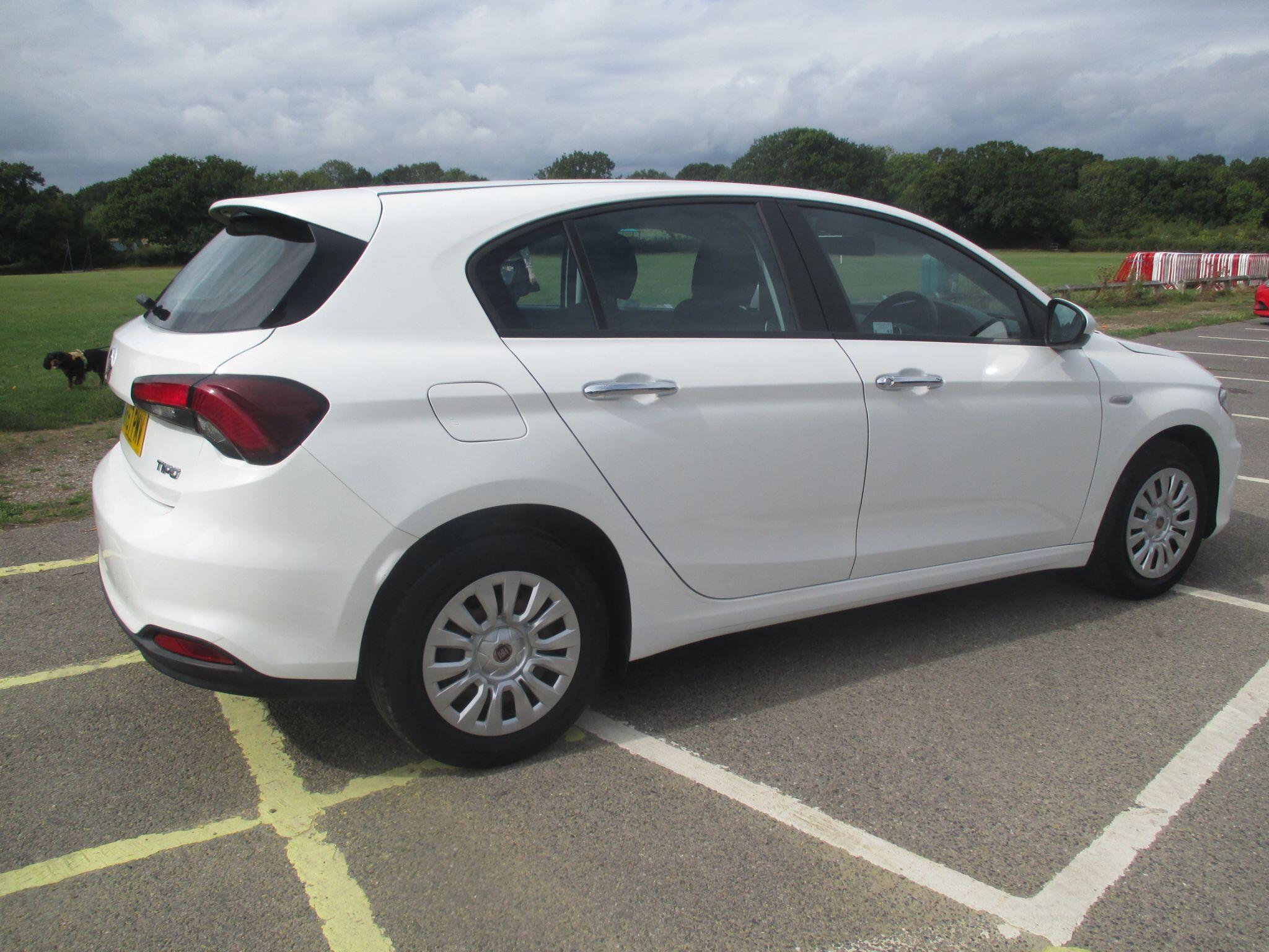 Fiat Tipo view 9