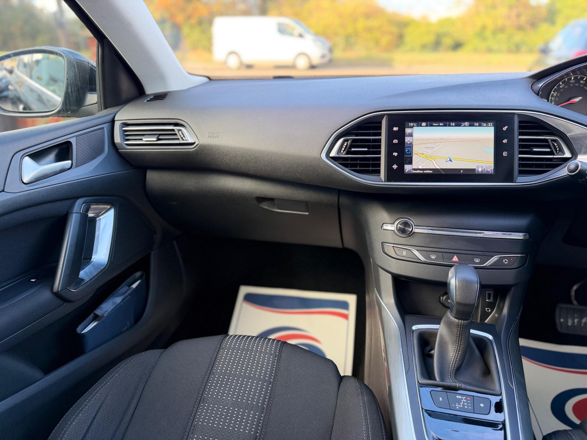 Peugeot 308 view 19