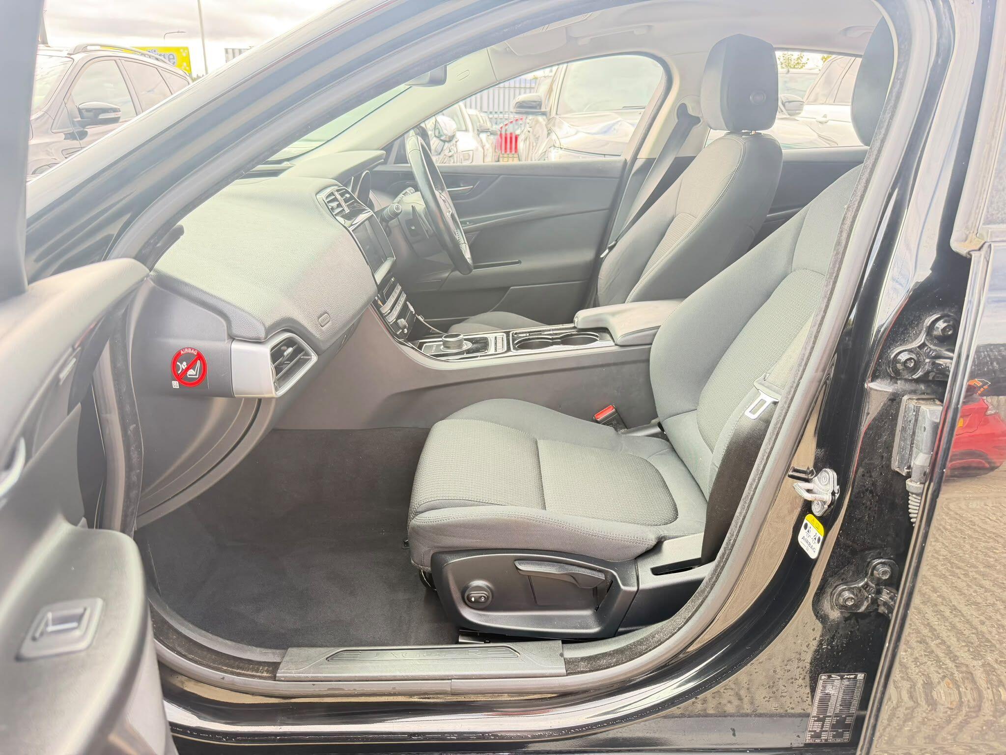 Jaguar XE view 28