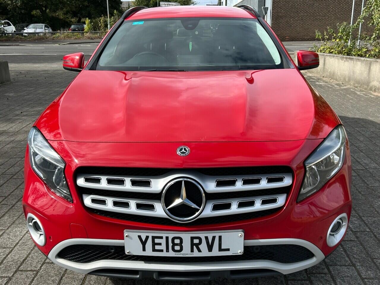 Mercedes-Benz GLA view 7