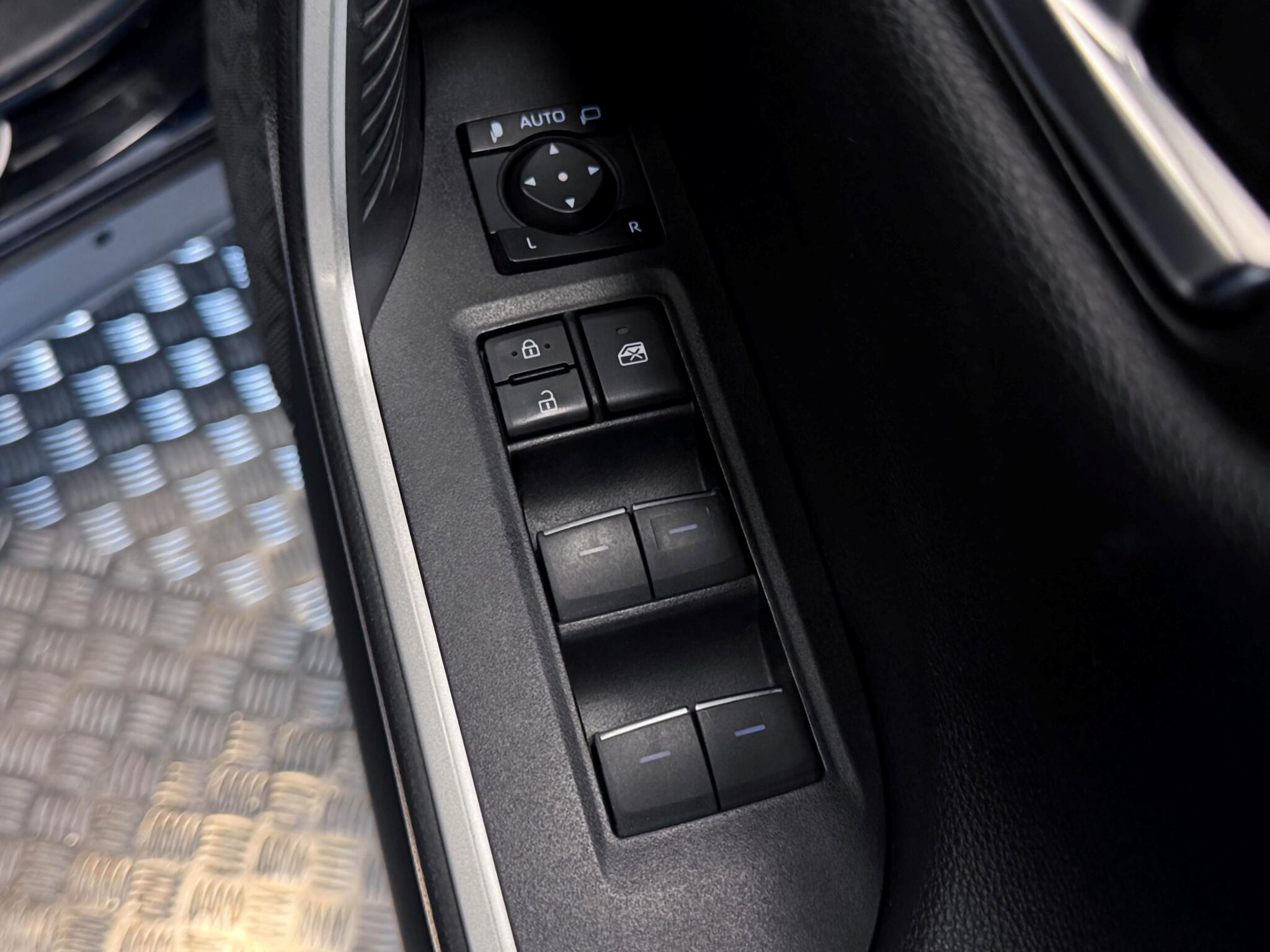 Toyota Rav4 view 22