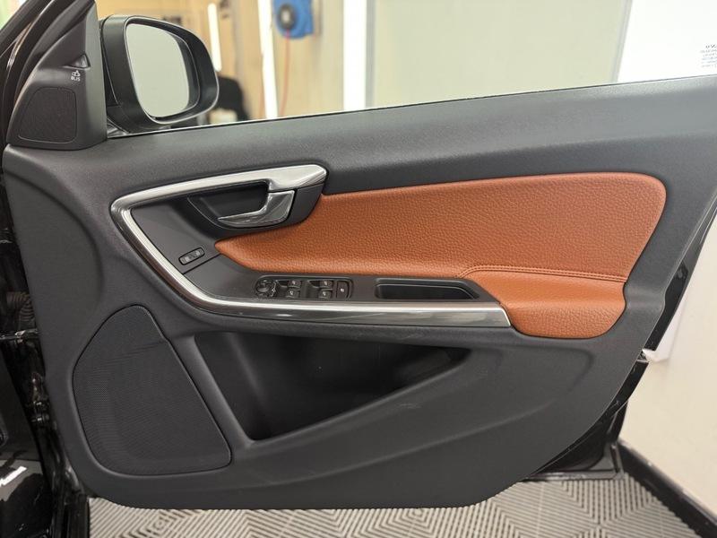 2011 Volvo V60 image 23