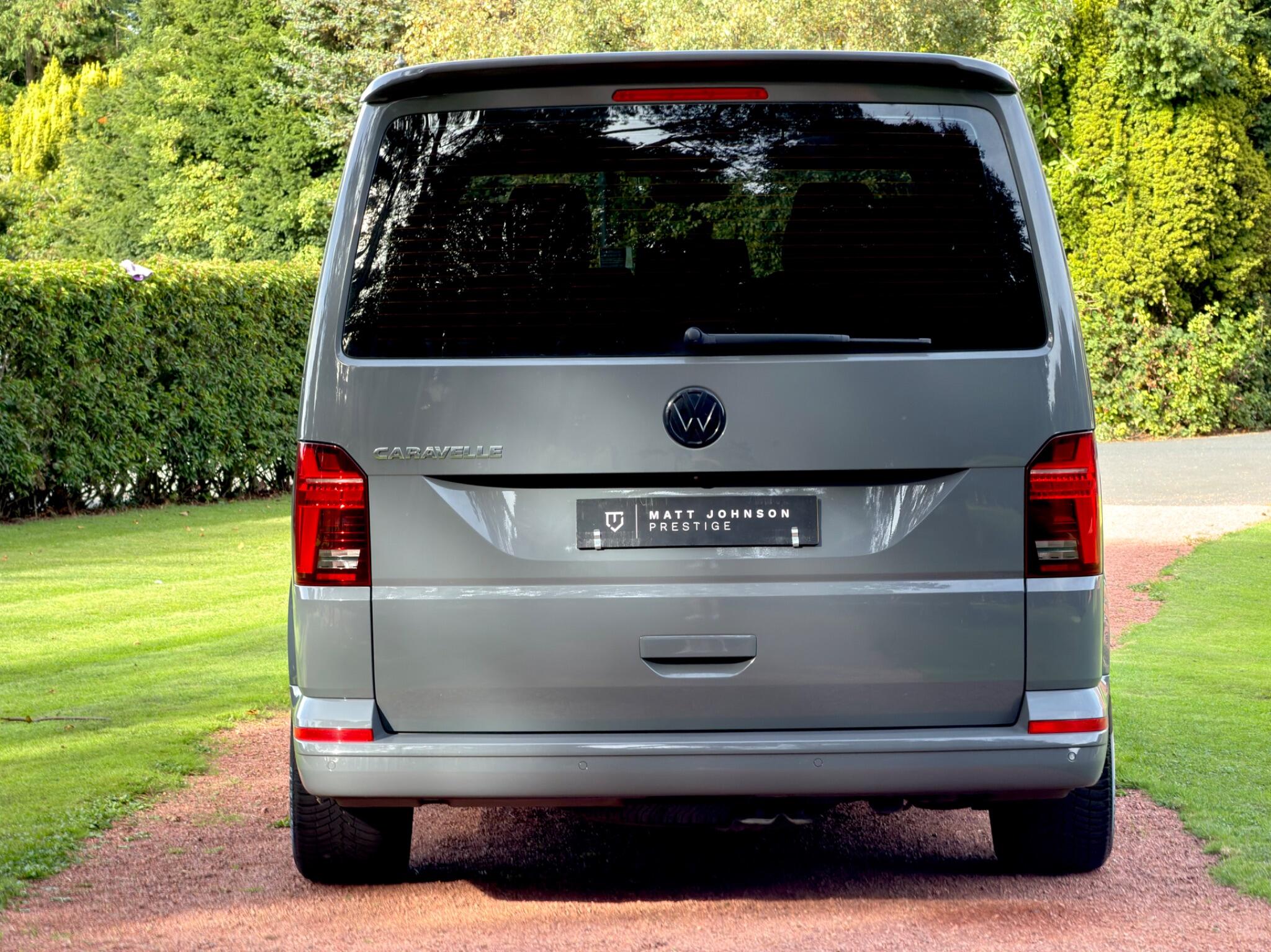 Volkswagen Caravelle view 10