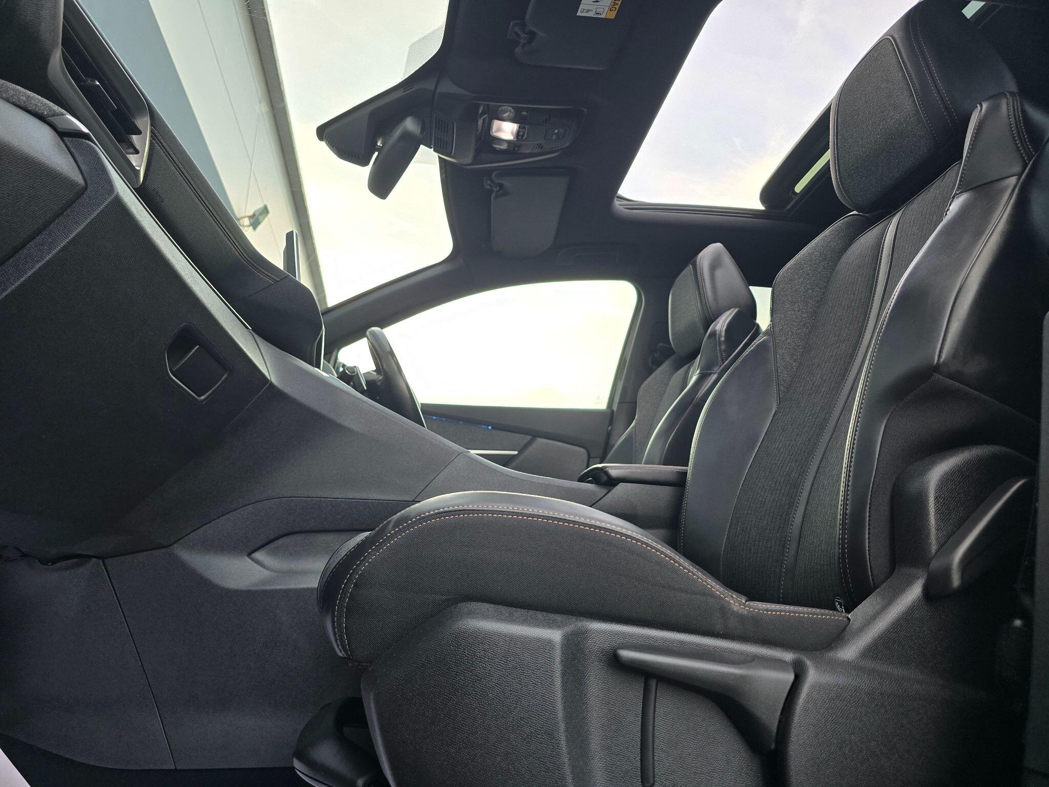 Peugeot 3008 view 11