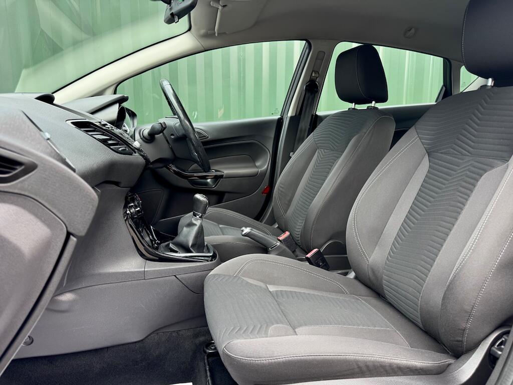 Ford Fiesta view 24