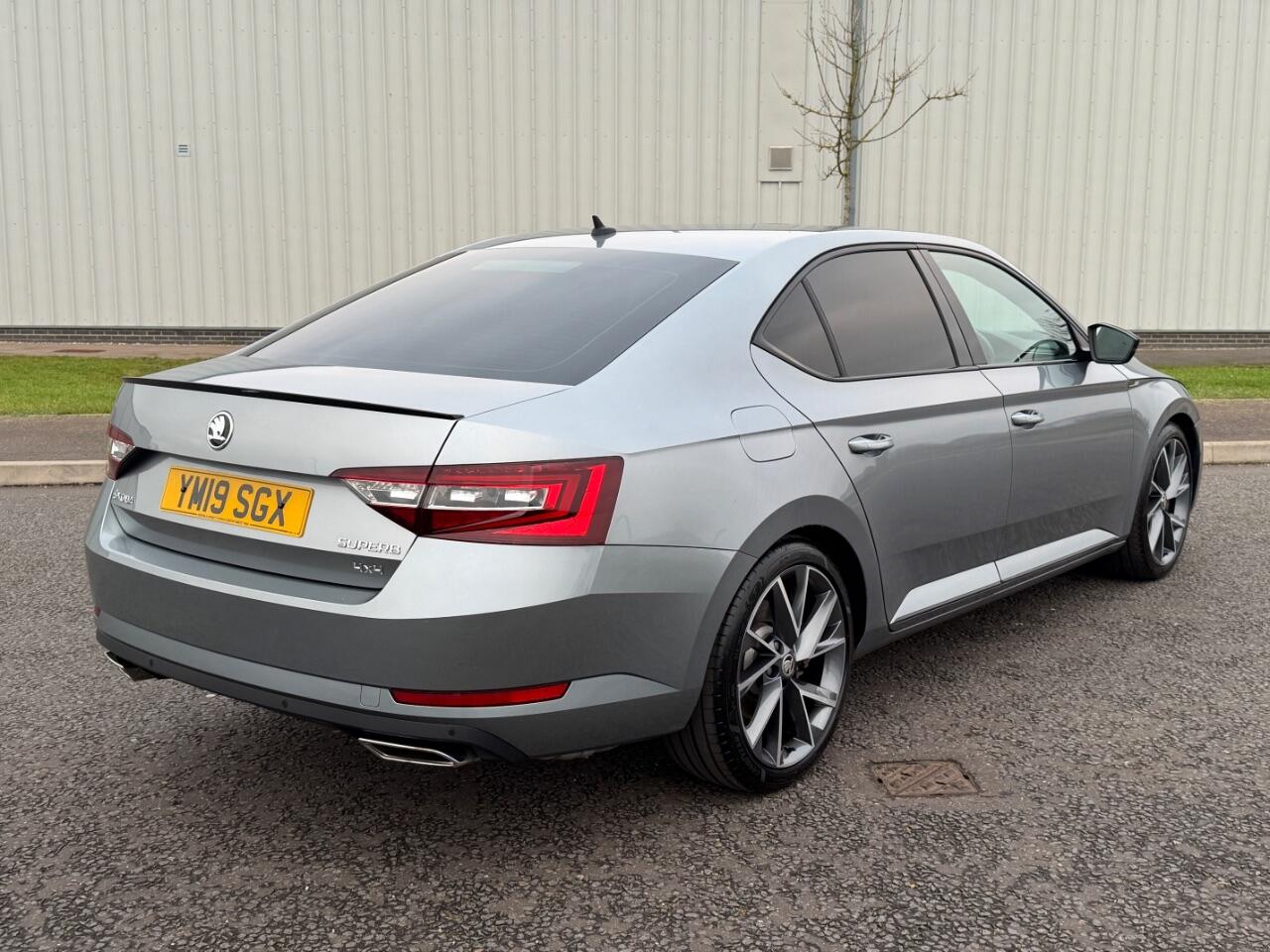 Skoda Superb view 9