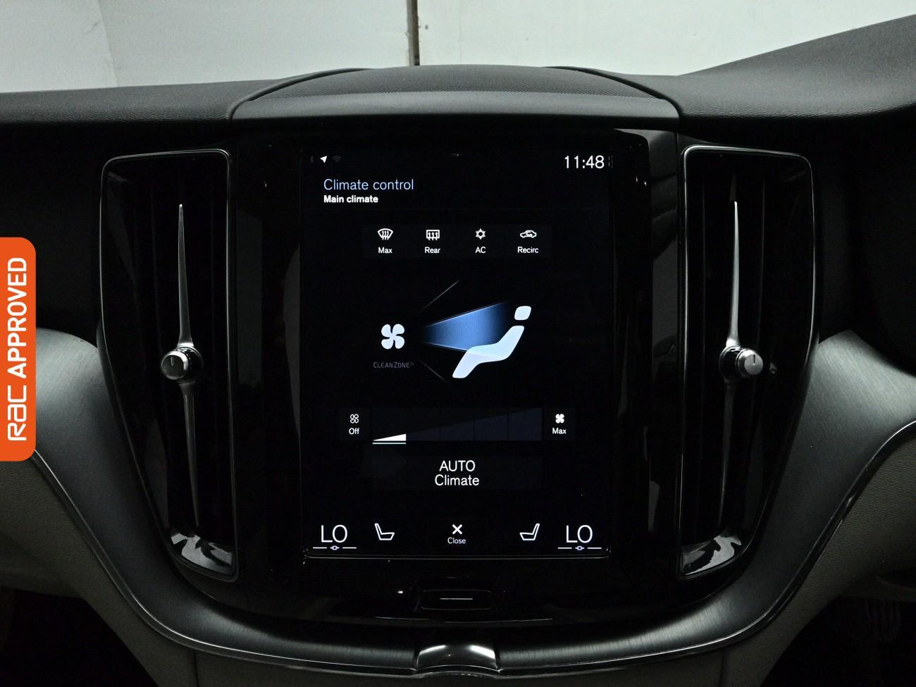 Volvo XC60 view 3