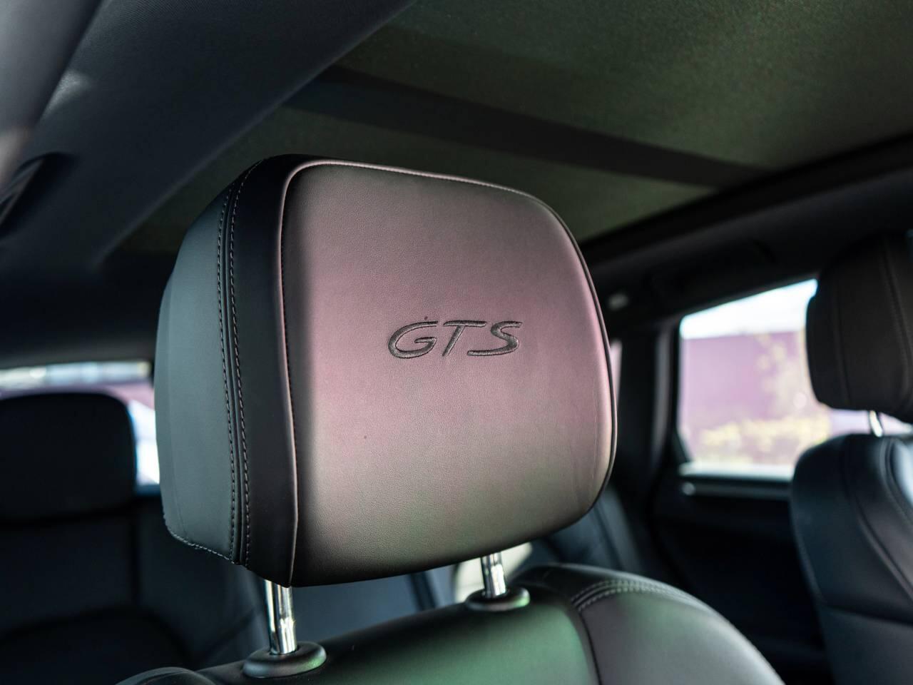 Porsche Macan view 51