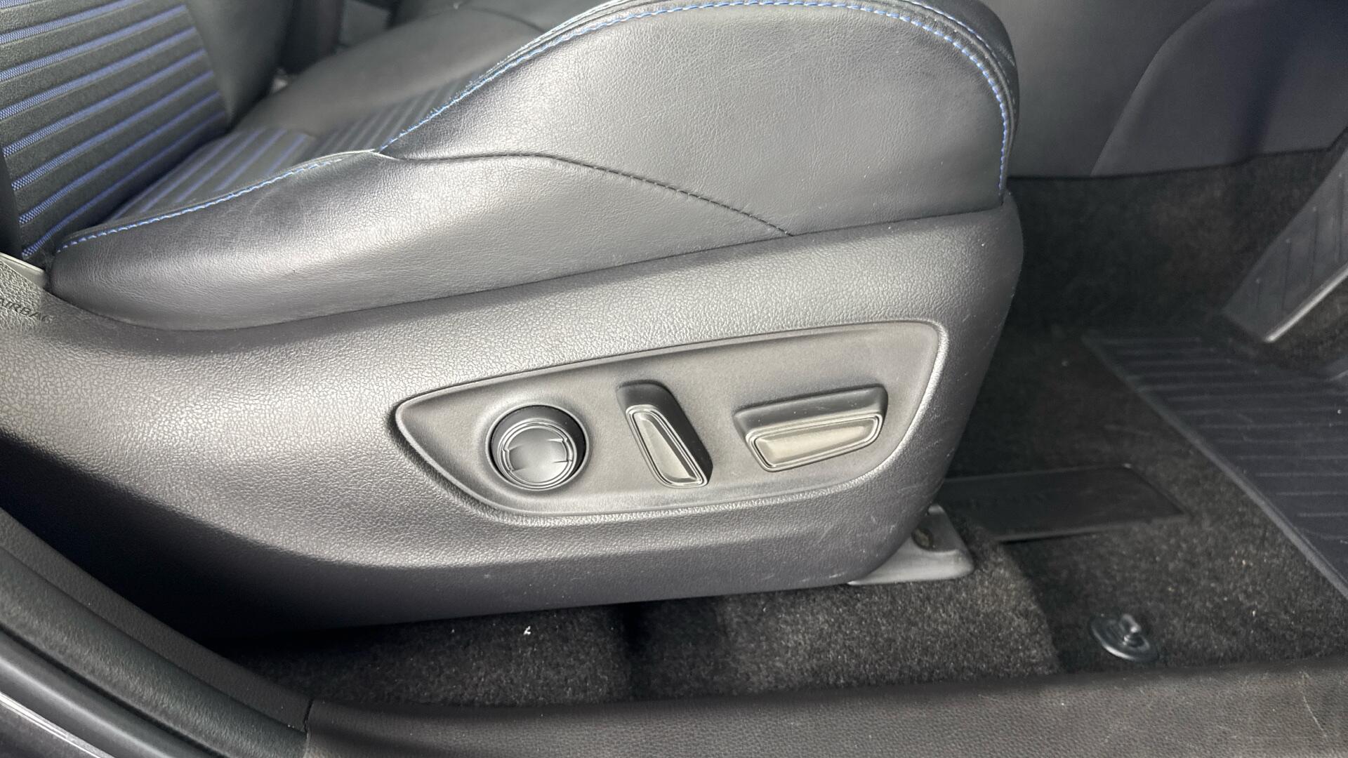 Toyota RAV4 view 18
