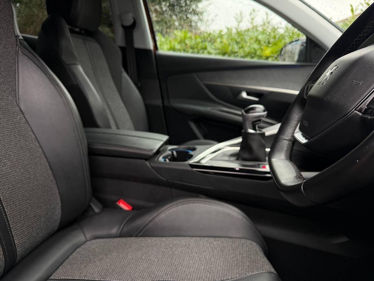 Peugeot 3008 view 11