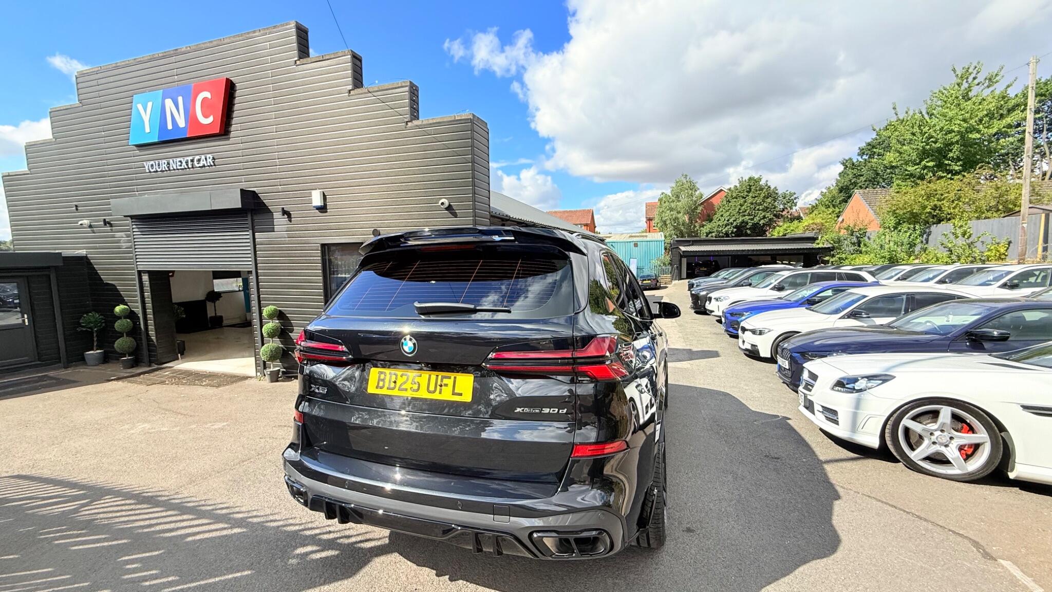 BMW X5 view 6