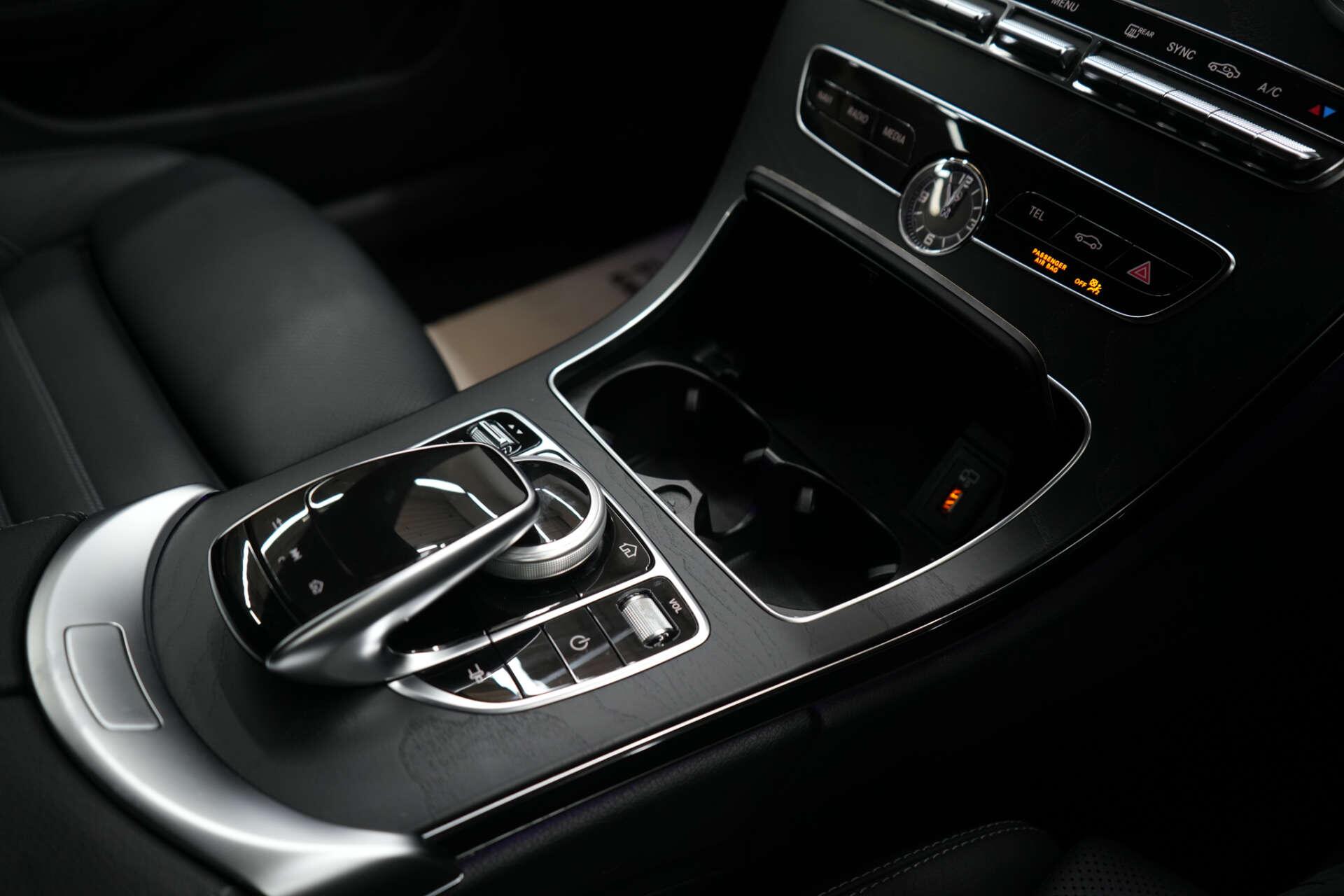 Mercedes-Benz C Class view 32