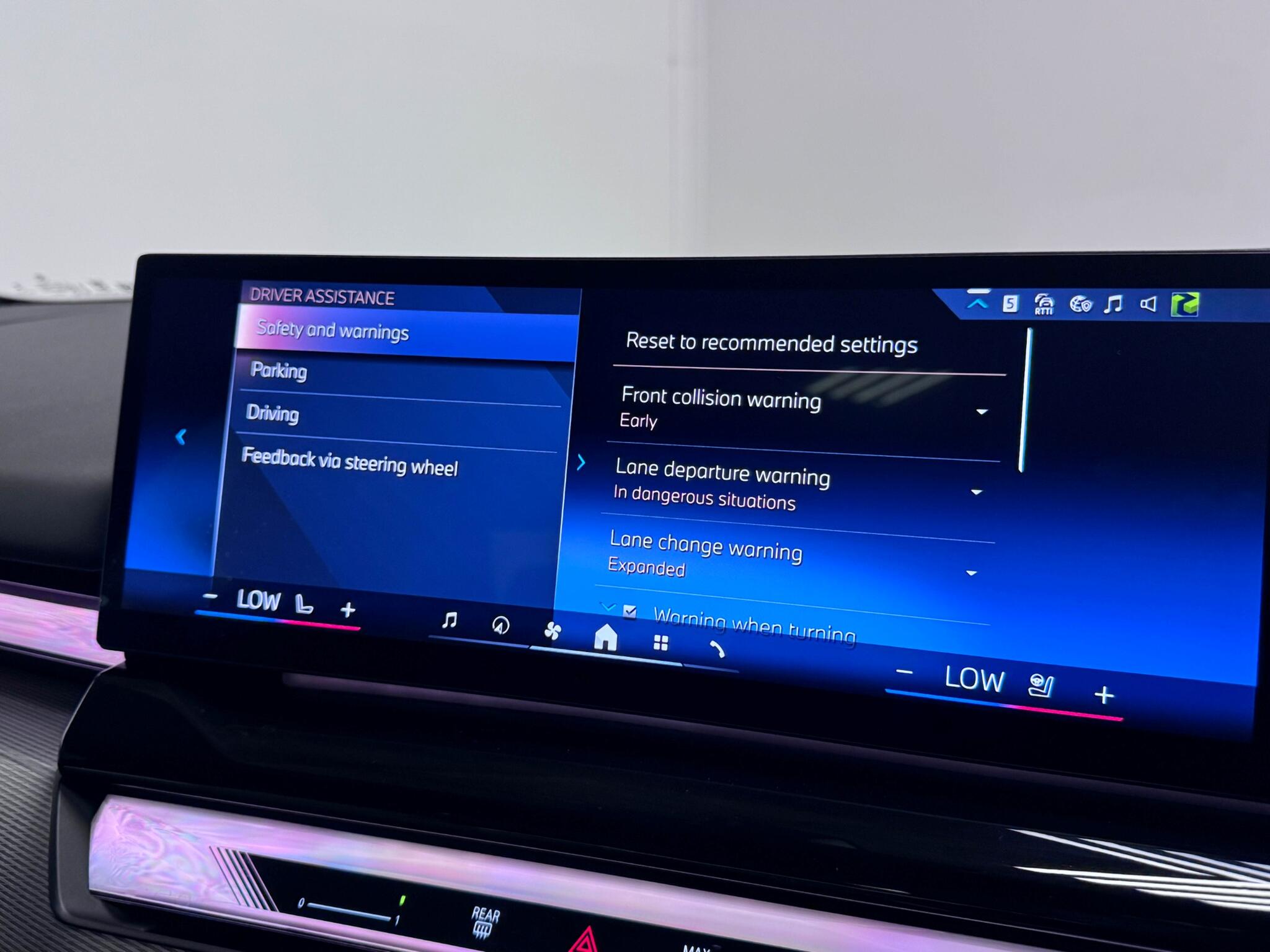 BMW 5 Series view 51