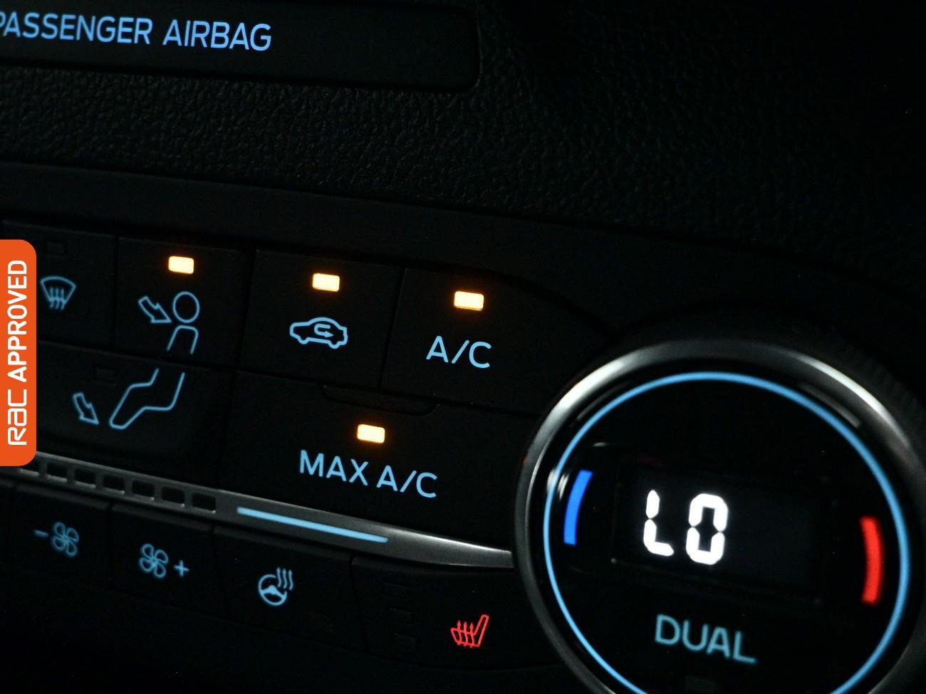 Ford Focus view 18