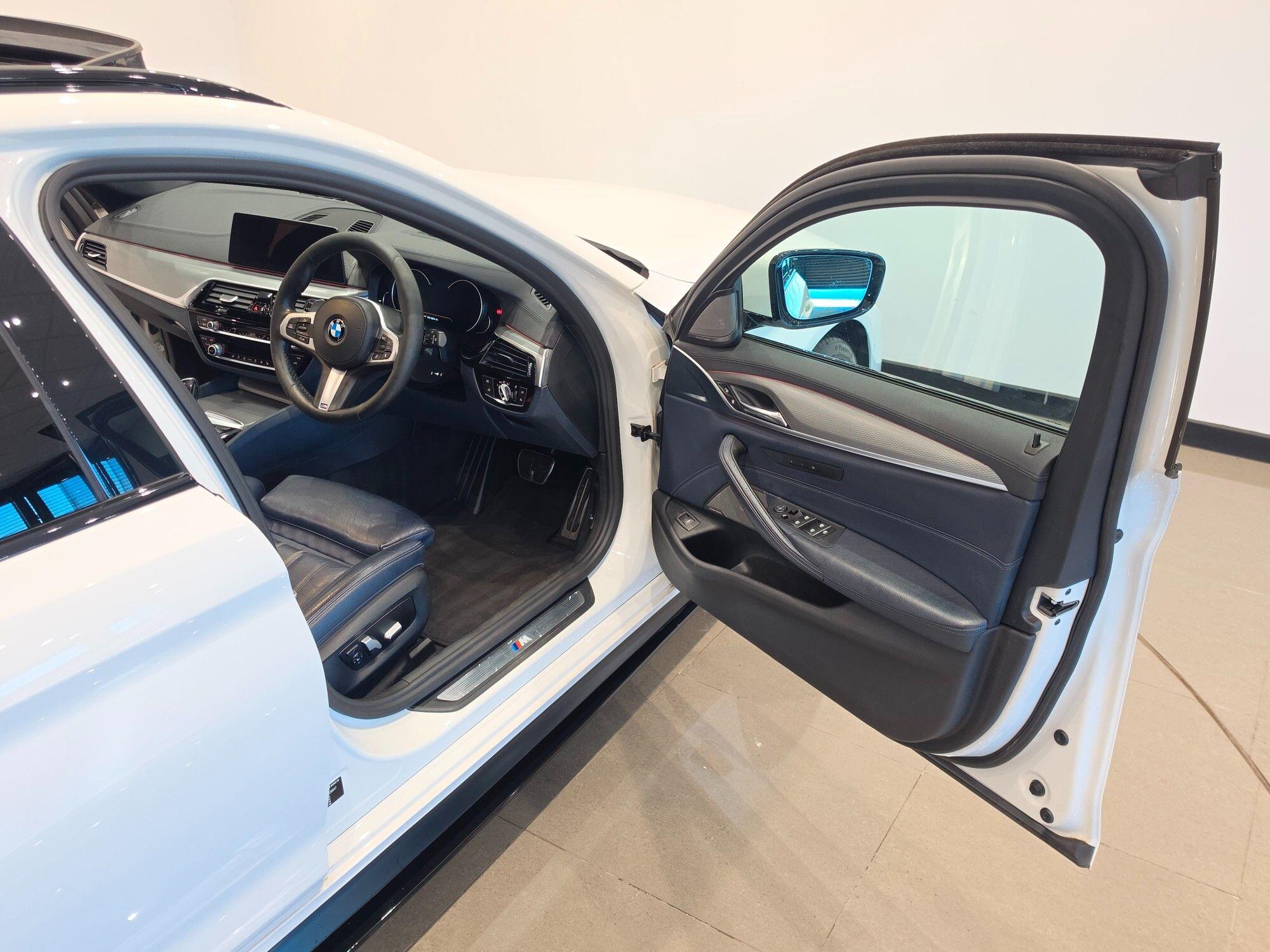 BMW 5 Series view 64