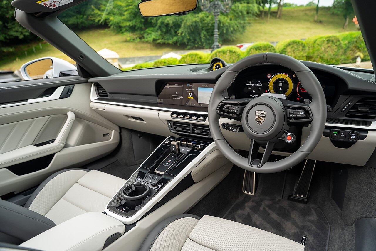 Porsche 911 view 49