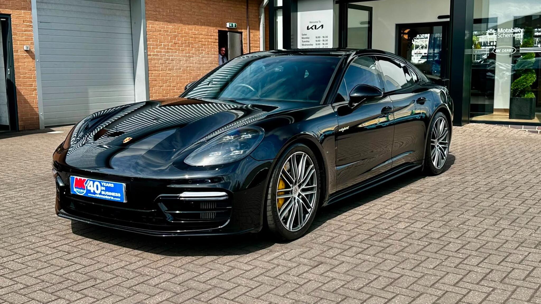 Porsche Panamera view 12