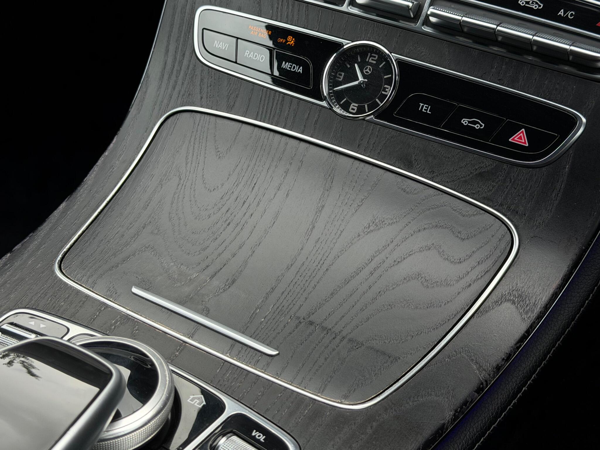 Mercedes-Benz E-Class view 35