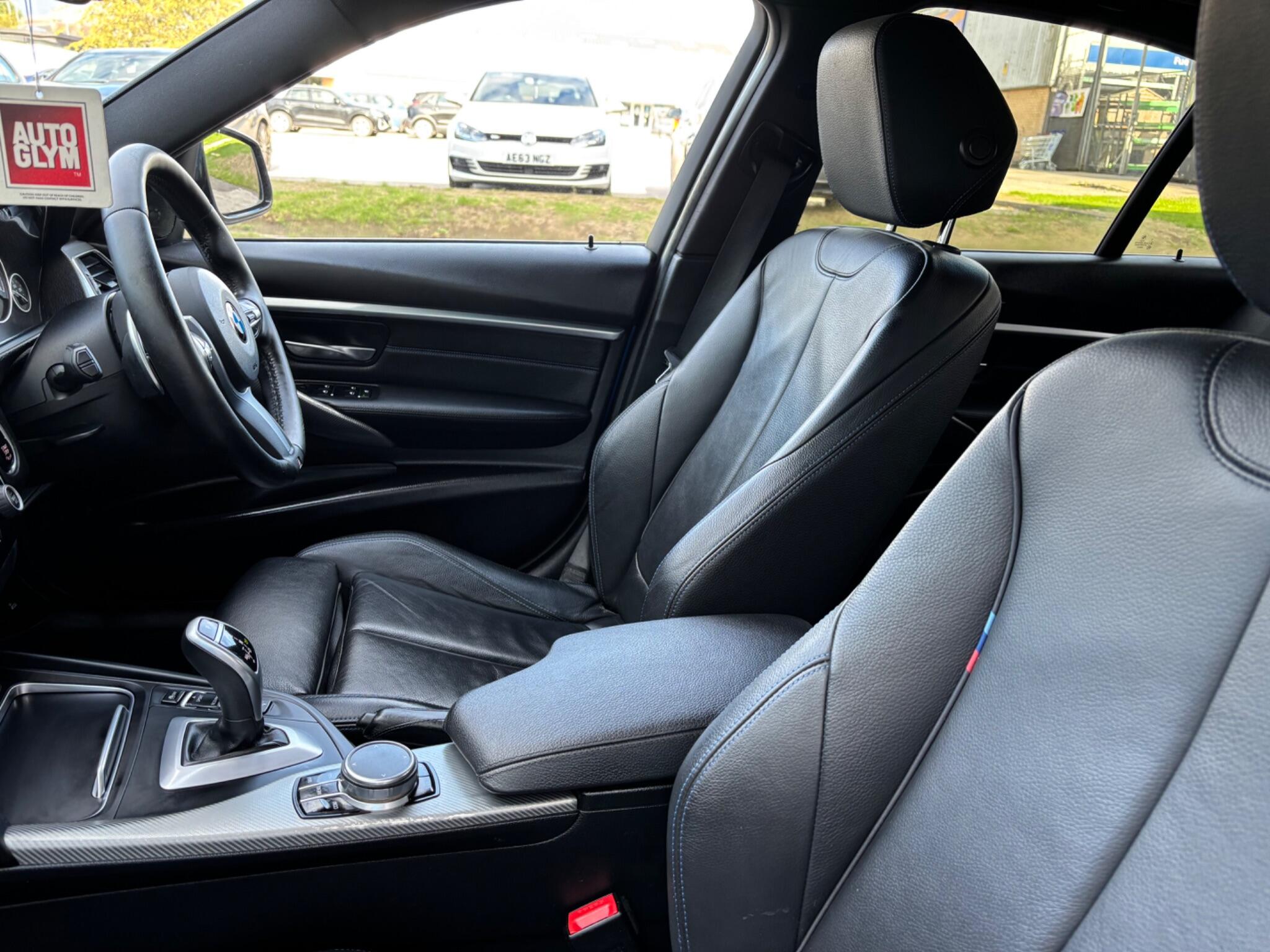 BMW 3 Series view 29