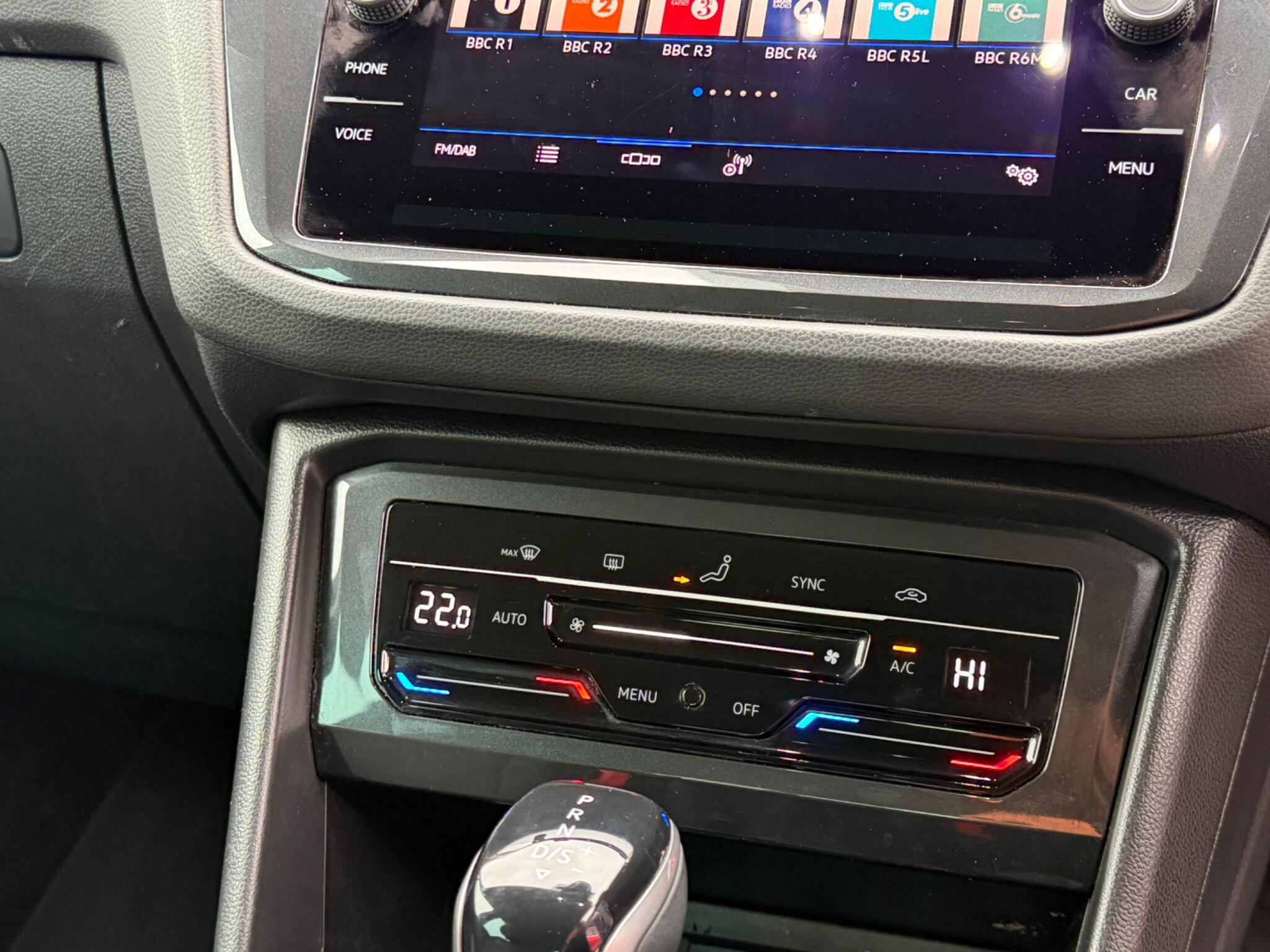 Volkswagen Tiguan view 17