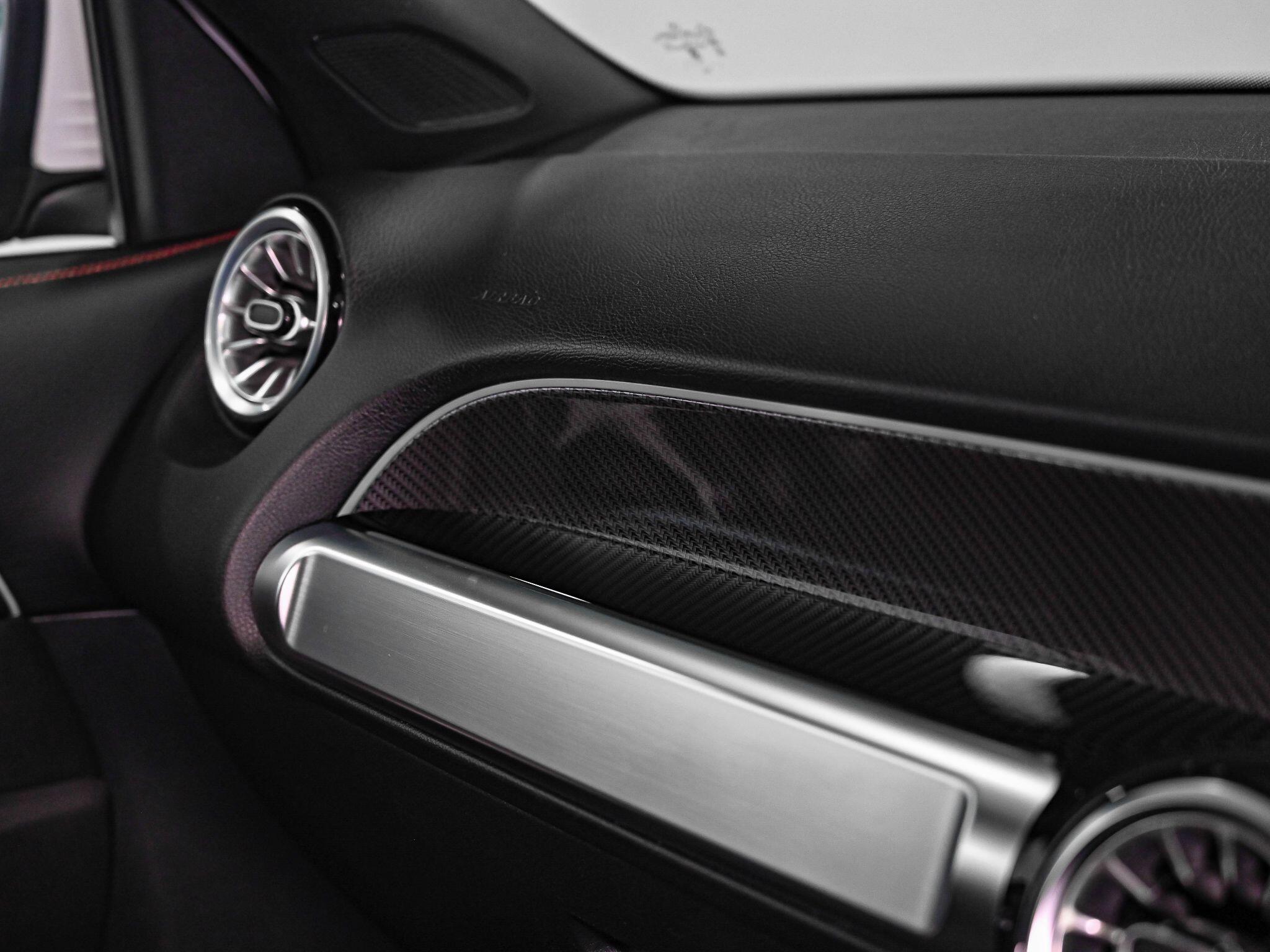 Mercedes-Benz GLB view 17