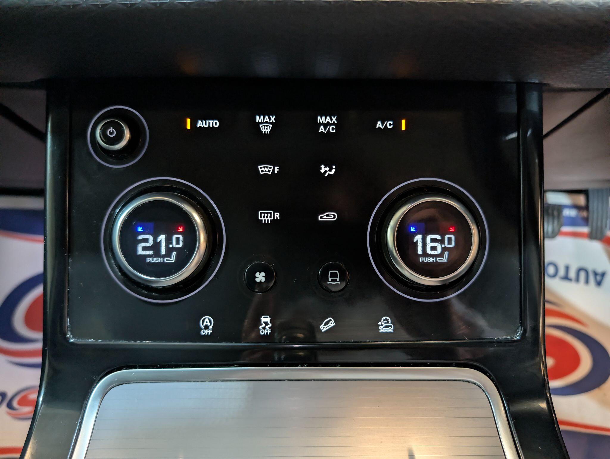 Land Rover Range Rover Evoque view 18