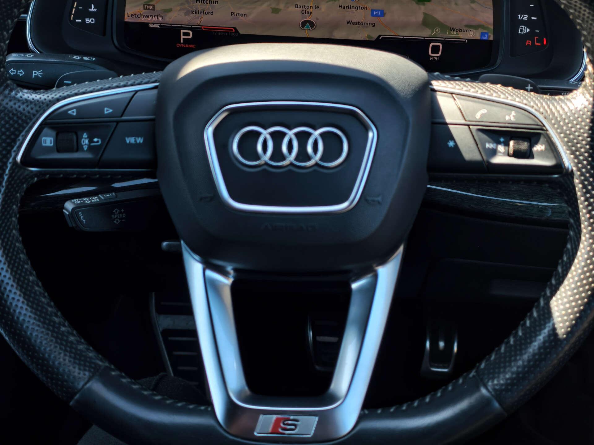 Audi Q8 view 39