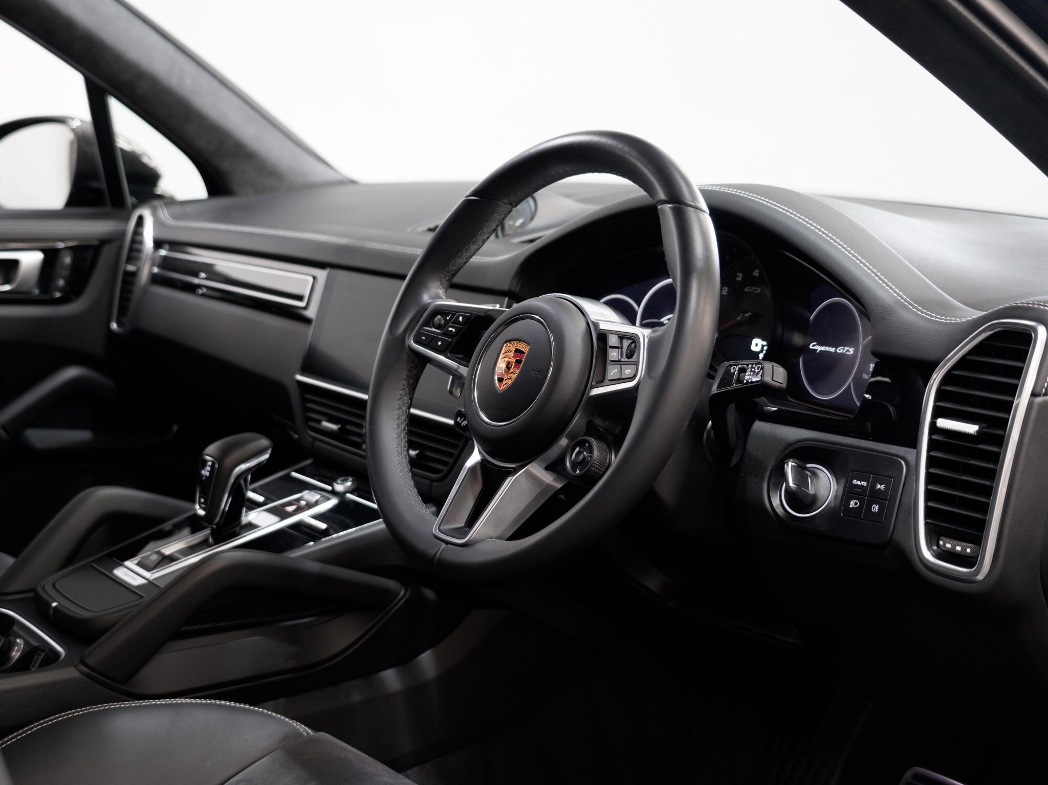 Porsche Cayenne view 20