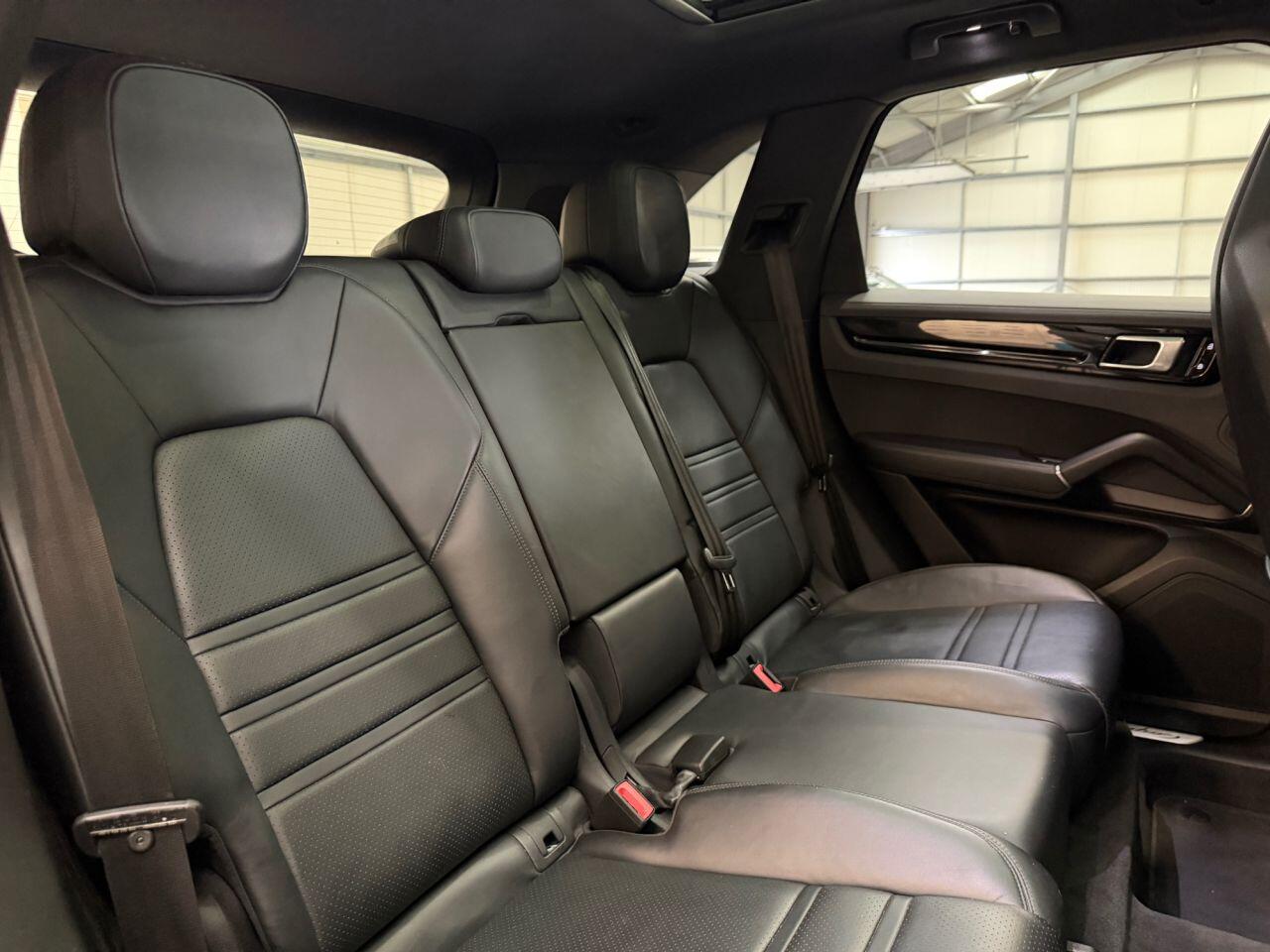 Porsche Cayenne view 8