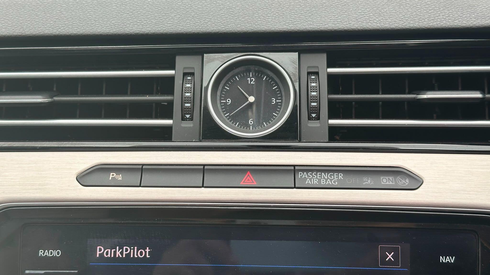 Volkswagen Passat view 15
