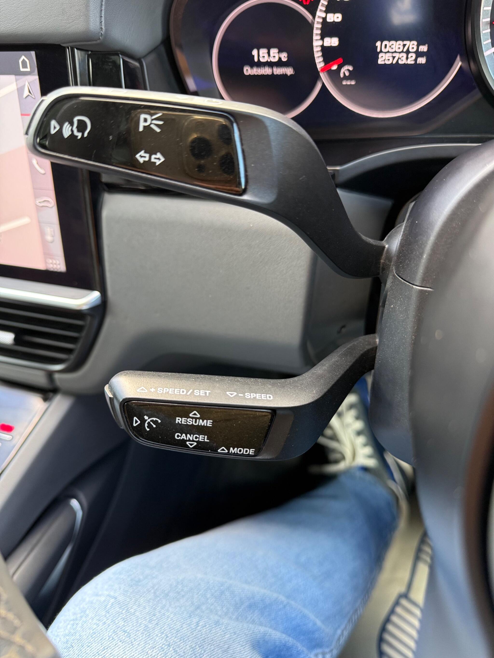 Porsche Cayenne view 30