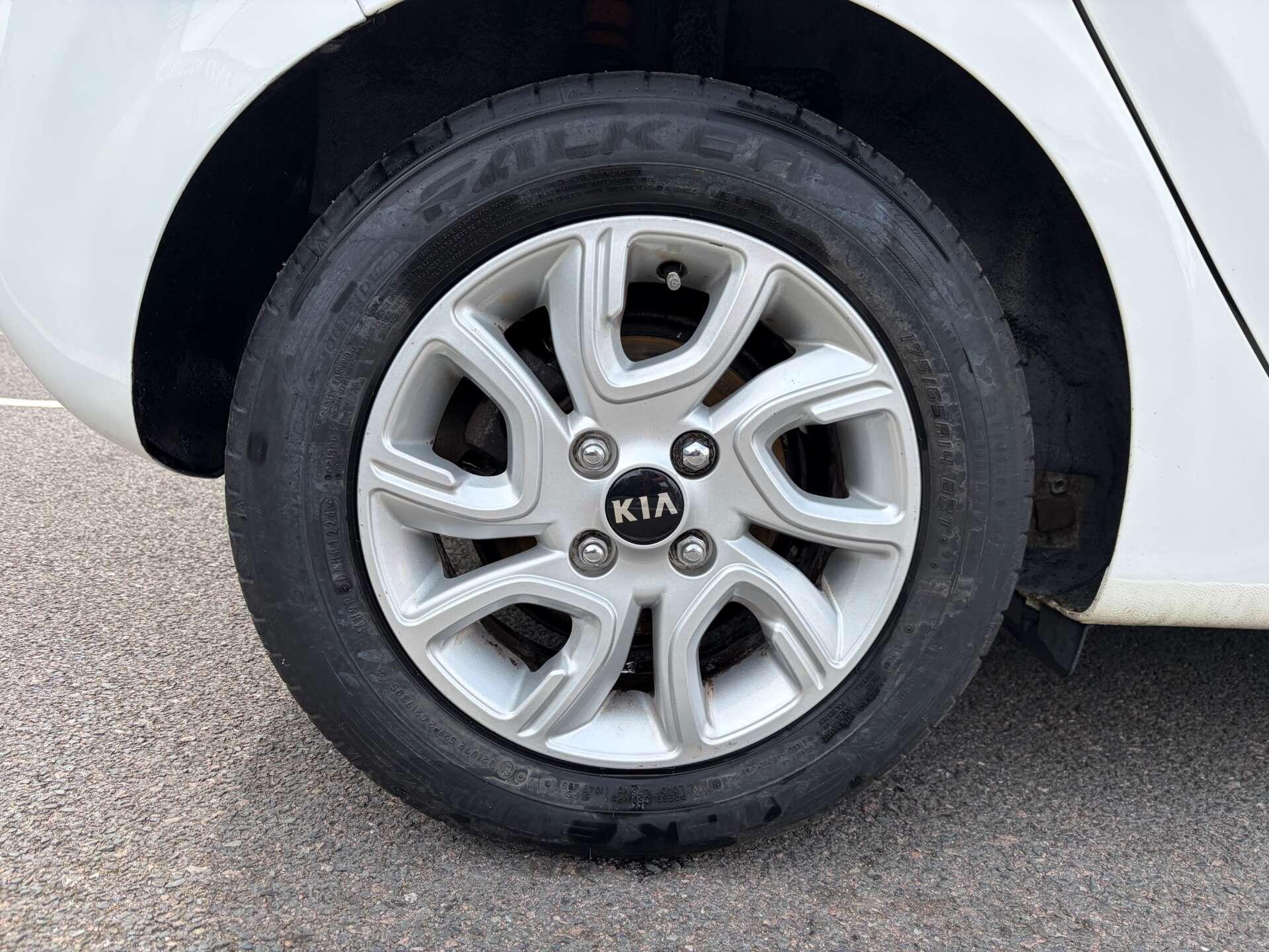 Kia Picanto view 11