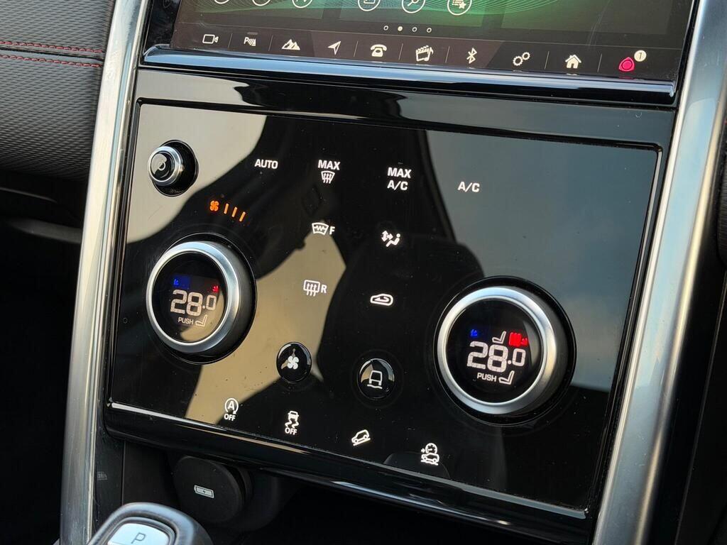 Land Rover Discovery Sport view 36