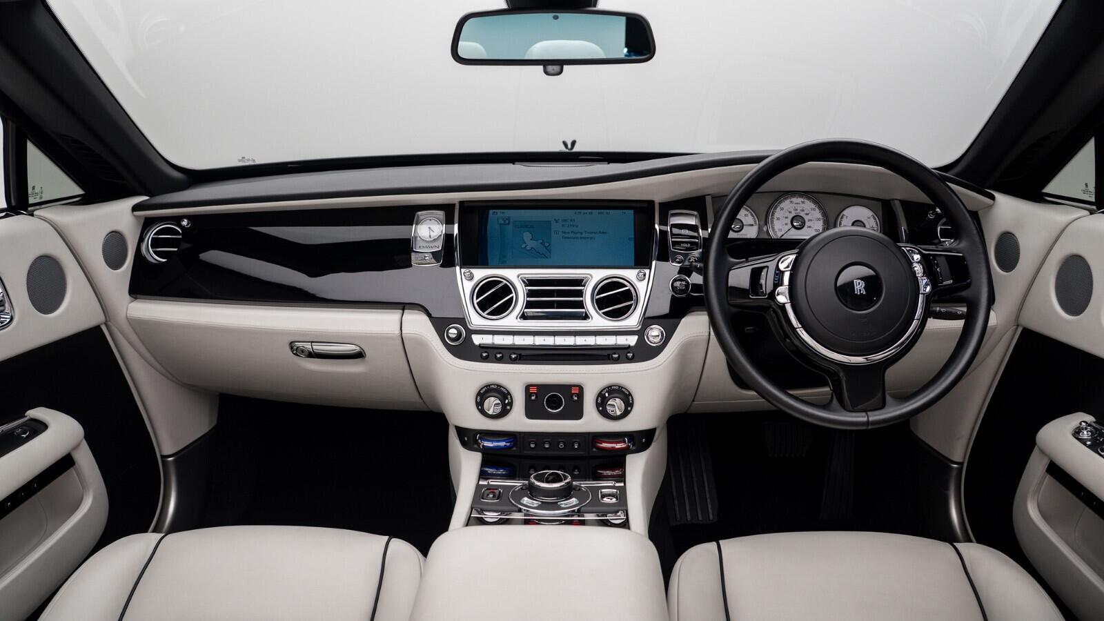 Rolls-Royce Dawn view 7