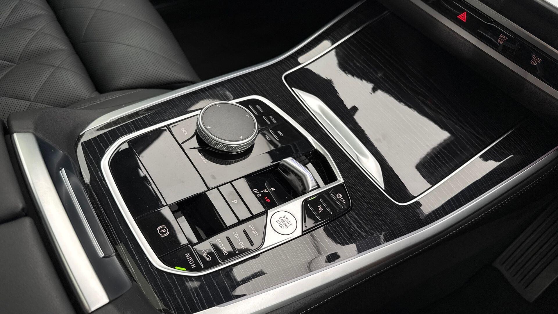 BMW X5 view 10