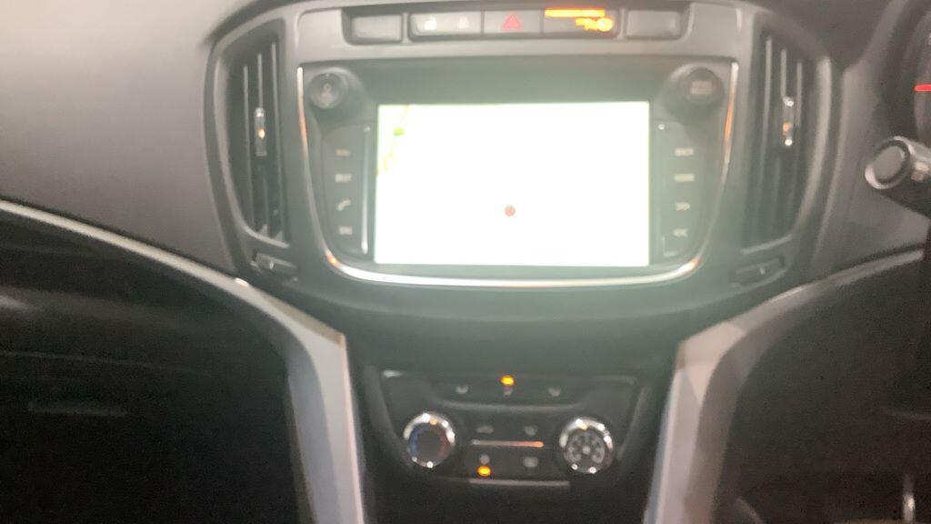 Vauxhall Zafira Tourer view 4