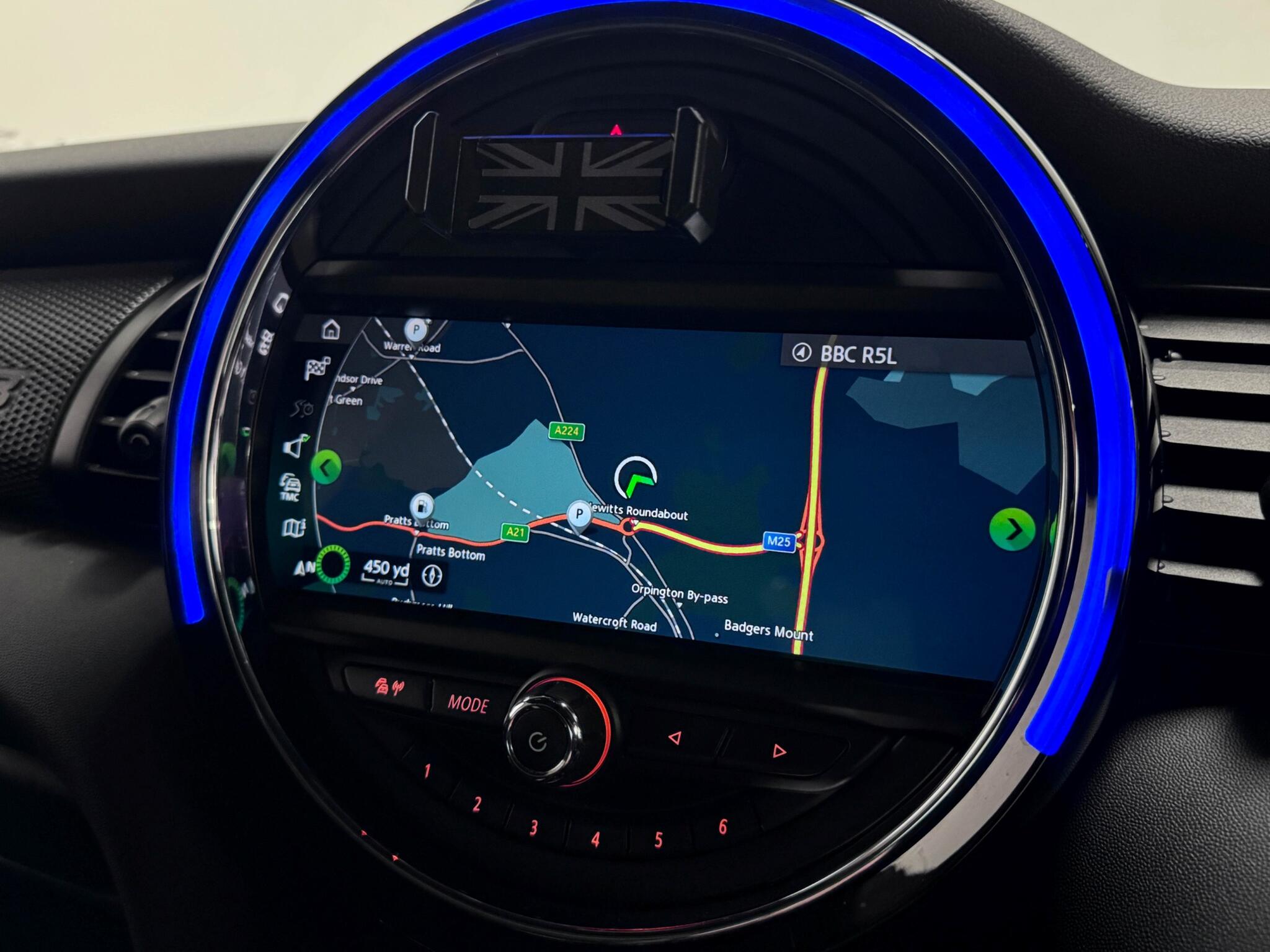 Mini Hatch view 9