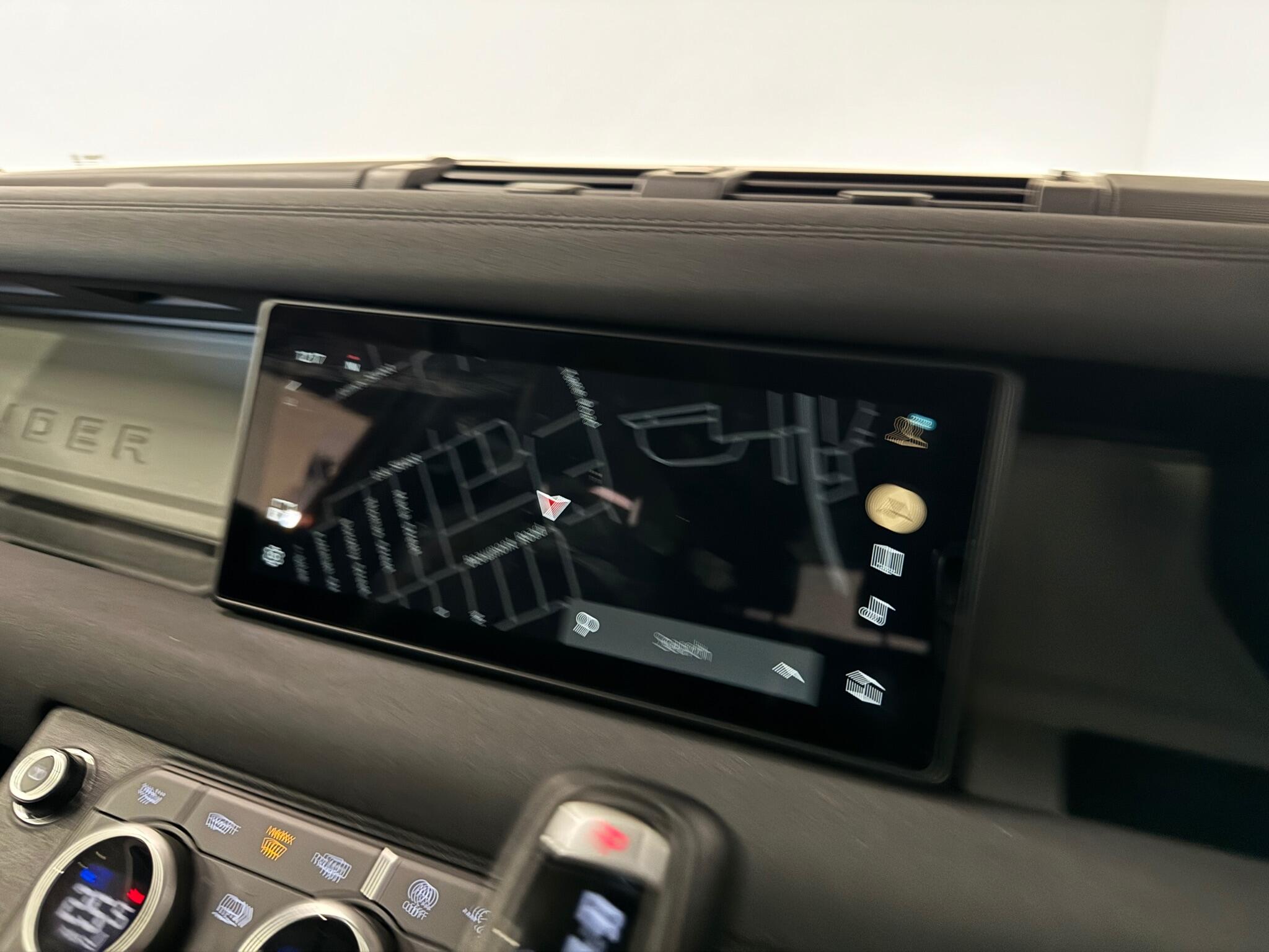 Land Rover Defender view 20