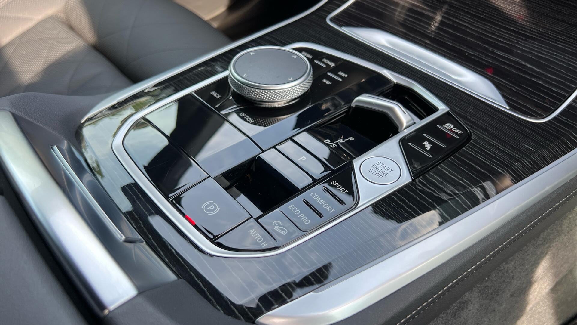 BMW X5 view 10