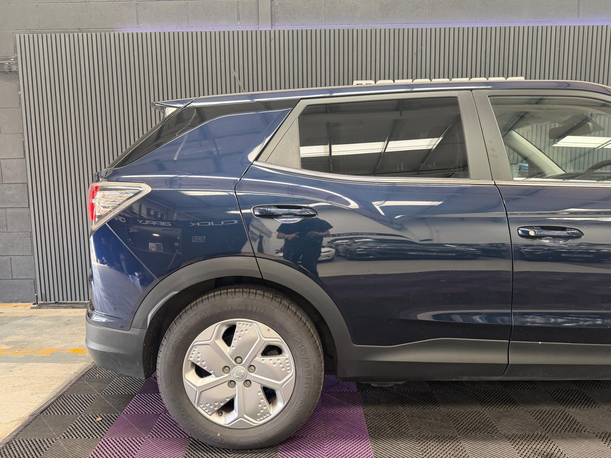KGM Korando E-Motion view 9